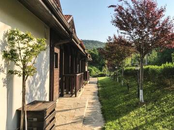 Фото номера Апартаменты - Двухуровневые Курортные отели Hotel Bukor Shtepi Magnolia г. Mandrica 71