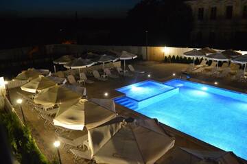 Фото номера Апартаменты - Двухуровневые Курортные отели Hotel Bukor Shtepi Magnolia г. Mandrica 18