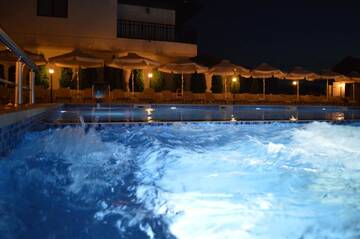 Фото номера Апартаменты - Двухуровневые Курортные отели Hotel Bukor Shtepi Magnolia г. Mandrica 20