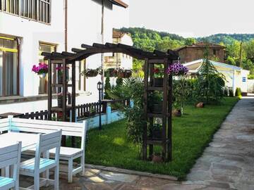 Фото номера Апартаменты - Двухуровневые Курортные отели Hotel Bukor Shtepi Magnolia г. Mandrica 27