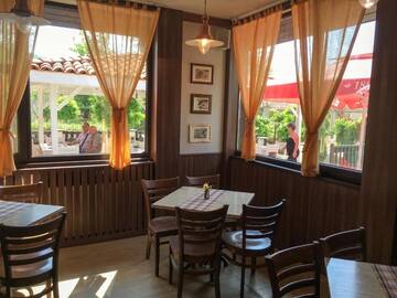 Фото номера Апартаменты - Двухуровневые Курортные отели Hotel Bukor Shtepi Magnolia г. Mandrica 80