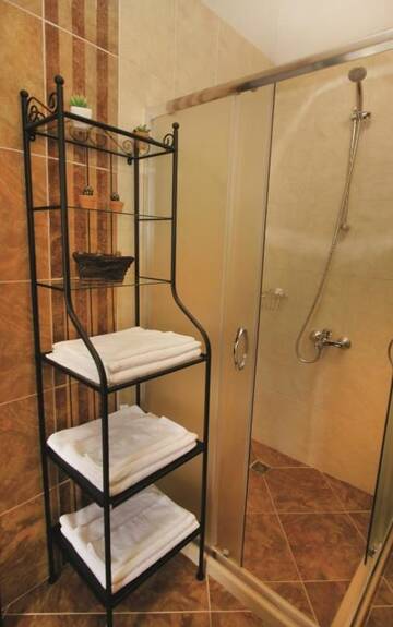 Фото номера Апартаменты - Двухуровневые Курортные отели Hotel Bukor Shtepi Magnolia г. Mandrica 92